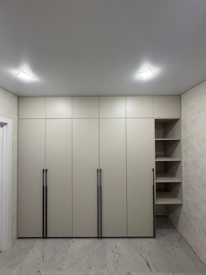 Шкаф в прихожую 